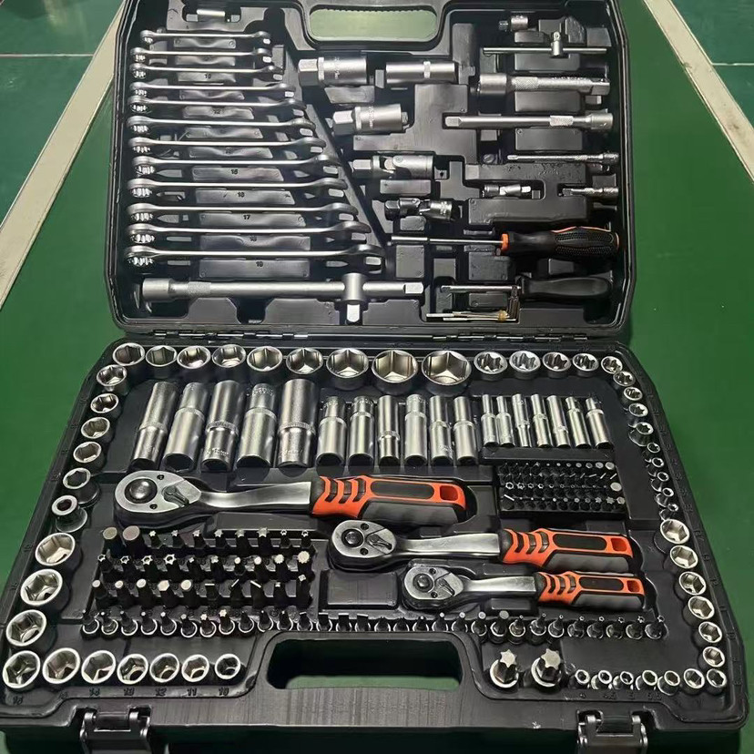 طقم أدوات إصلاح السيارات 216 ق - مراجعة Gardening Tools Kit وسعره